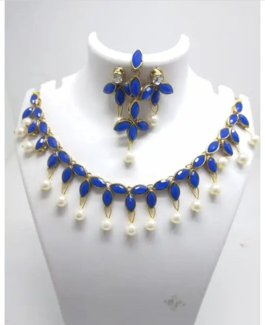 Floral fusion blue necklace